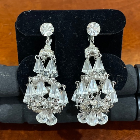 Vintage HATTIE CARNEGIE Austrian Crystal Chandelier Earrings RARE Retro Chic - Picture 9 of 15